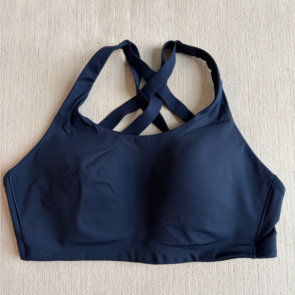 Lululemon Energy High Support Bra Size
34DD Color Navy Blue Like New
Condition